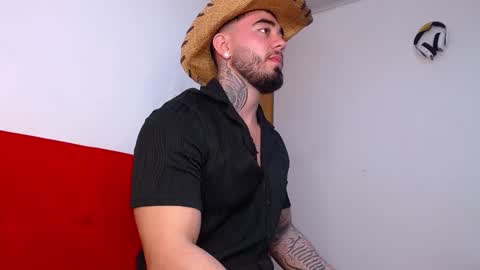 Snapshot of tommyblessd1 chatting on 10/20/25, 05:35 Steven online show from 10/20/25, 05:35