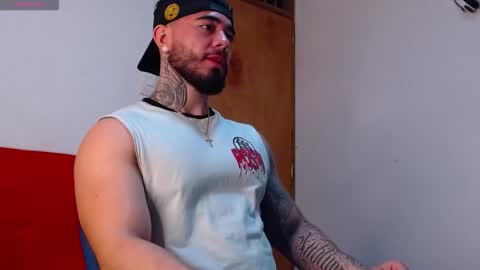 Snapshot of tommyblessd1 chatting on 12/04/25, 05:39 Steven online show from 12/04/25, 05:39