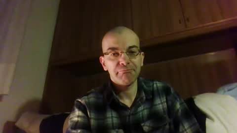 Snapshot of tommycorner chatting on 01/02/25, 10:33 tommycorner online show from 01/02/25, 10:33