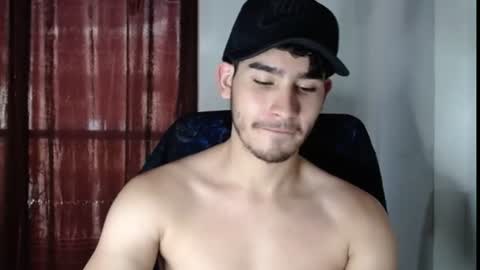 Snapshot of tommycutee21 chatting on 07/21/26, 09:39 tommycutee21 online show from 07/21/26, 09:39