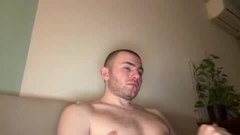 tommyflash_tut online show from 02/10/25, 08:42