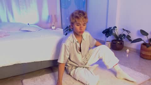 Tommy Foxboy online show from 12/30/24, 01:14