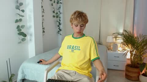 Tommy Foxboy online show from 01/31/25, 01:12