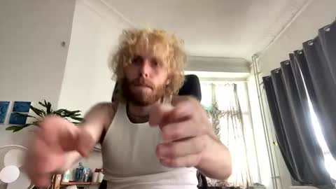 Snapshot of tommyg6420 chatting on 09/13/25, 01:22 First Show ever 3 online show from 09/13/25, 01:22