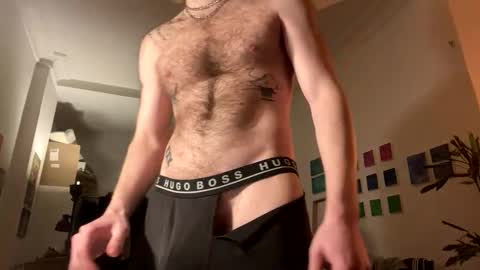 Snapshot of tommyg6420 chatting on 10/27/25, 08:13 First Show ever 3 online show from 10/27/25, 08:13