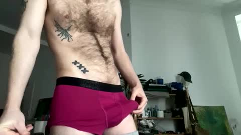 Snapshot of tommyg6420 chatting on 10/28/25, 02:42 First Show ever 3 online show from 10/28/25, 02:42