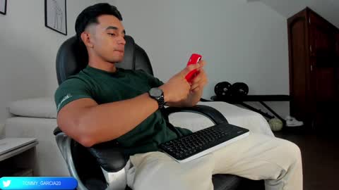 Snapshot of tommygarcia_ chatting on 01/15/25, 05:26 Instagram t garcia69 online show from 01/15/25, 05:26