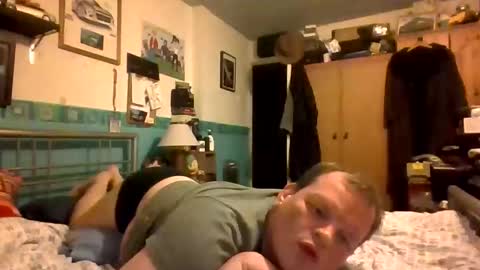 Snapshot of tommyp1990115543 chatting on 11/13/25, 02:54 tommyp1990115543 online show from 11/13/25, 02:54