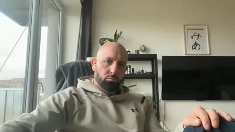 Thomas Fit online show from 11/03/25, 09:21