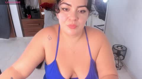 Snapshot of ton_amourrx chatting on 06/01/26, 11:39 lady blue online show from 06/01/26, 11:39