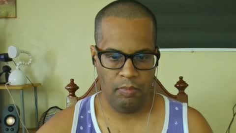 Snapshot of toni2814 chatting on 02/09/25, 12:19 Antonio online show from 02/09/25, 12:19