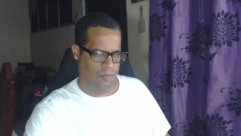 Snapshot of toni2814 chatting on 03/08/25, 02:55 Antonio online show from 03/08/25, 02:55