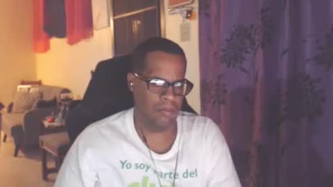 Snapshot of toni2814 chatting on 10/09/25, 02:42 Antonio online show from 10/09/25, 02:42
