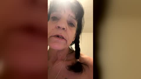 toni6967 online show from 12/04/25, 04:22