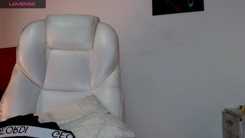 TONI BELMONT online show from 12/04/24, 09:57