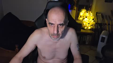 Snapshot of toninspektor chatting on 12/14/25, 09:41 toninspektor online show from 12/14/25, 09:41