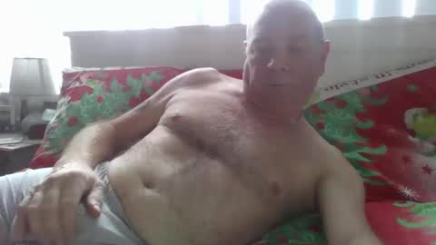 Snapshot of tony14712 chatting on 12/21/25, 12:34 tony14712 online show from 12/21/25, 12:34