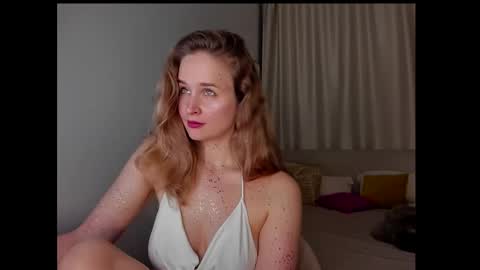 Snapshot of tony_and_alice chatting on 12/24/24, 09:11 Tony and Alice online show from 12/24/24, 09:11