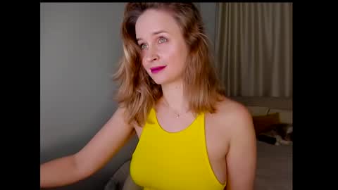 Snapshot of tony_and_alice chatting on 01/22/25, 09:10 Tony and Alice online show from 01/22/25, 09:10