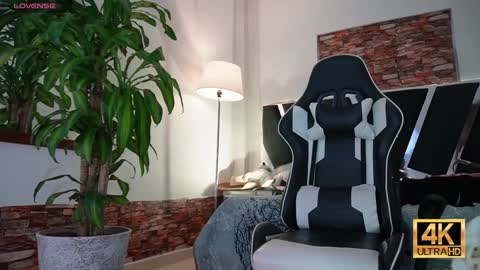 Snapshot of tony_newmen chatting on 12/05/24, 04:09 tony online show from 12/05/24, 04:09