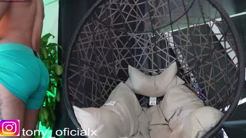 Snapshot of tony_newmen chatting on 01/17/25, 03:23 tony online show from 01/17/25, 03:23