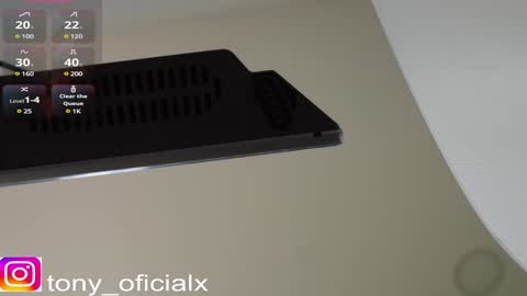 Snapshot of tony_newmen chatting on 01/19/25, 07:58 tony online show from 01/19/25, 07:58