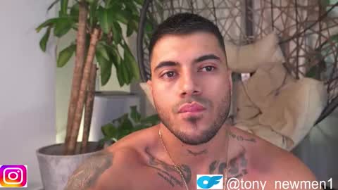 Snapshot of tony_newmen chatting on 10/25/25, 10:26 tony online show from 10/25/25, 10:26