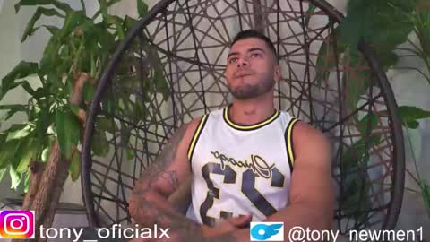 Snapshot of tony_newmen chatting on 11/05/25, 11:32 tony online show from 11/05/25, 11:32