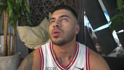 Snapshot of tony_newmen chatting on 01/06/26, 07:06 tony online show from 01/06/26, 07:06