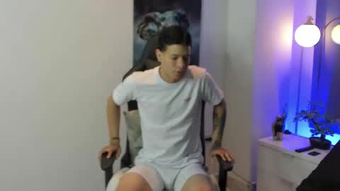 tony_petrov online show from 11/11/25, 12:49