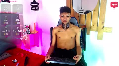 Snapshot of tony_rick_ chatting on 12/05/25, 02:53 Tony And Rick online show from 12/05/25, 02:53