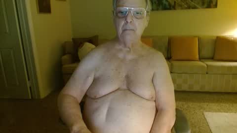 Snapshot of tonysview12000 chatting on 12/05/25, 01:14 tonysview12000 online show from 12/05/25, 01:14