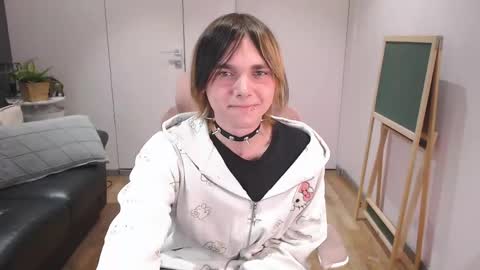 Snapshot of too_silly_ chatting on 05/12/26, 06:10 too_silly_ online show from 05/12/26, 06:10