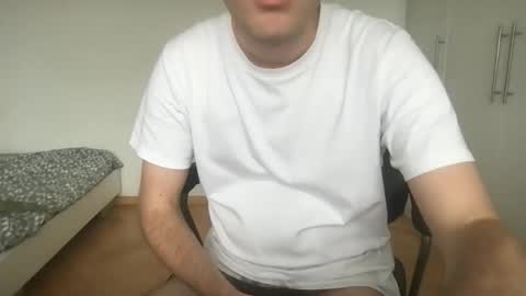 Snapshot of toohottobetrue21 chatting on 10/25/25, 12:56 Max online show from 10/25/25, 12:56