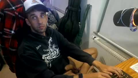 toohugeandstonedxoxo online show from 06/13/26, 10:51