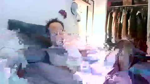 Snapshot of tooshort30w59675 chatting on 02/15/26, 08:13 tooshort30w59675 online show from 02/15/26, 08:13