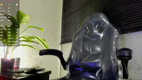 Snapshot of toower_ chatting on 07/01/26, 10:09 T O W E R online show from 07/01/26, 10:09