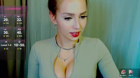 Snapshot of top_twins chatting on 01/21/25, 08:19 Yara online show from 01/21/25, 08:19