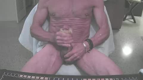 Snapshot of topfortwinks chatting on 11/20/25, 12:11 topfortwinks online show from 11/20/25, 12:11