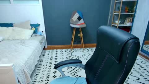 Snapshot of toplegs chatting on 01/29/25, 07:00 Anda online show from 01/29/25, 07:00