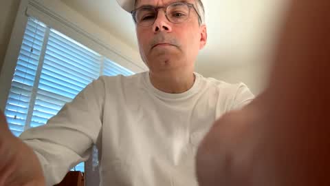 Snapshot of topspin69 chatting on 09/13/25, 08:41 topspin69 online show from 09/13/25, 08:41