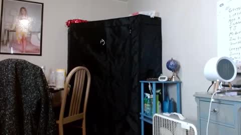 Snapshot of topzaddy chatting on 12/02/24, 11:40 TopZaddy online show from 12/02/24, 11:40