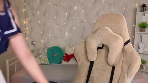Tori online show from 04/30/26, 12:06
