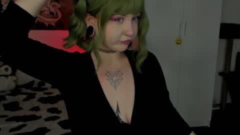 your personal gothic girl check it    online show from 01/29/25, 04:47