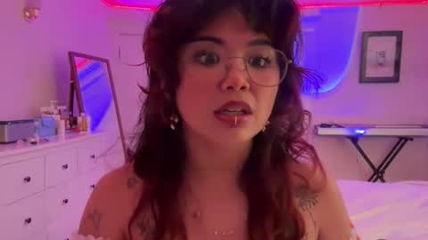 boy luna  next stream thurs 226  855pm 0 pst  online show from 03/23/26, 03:54