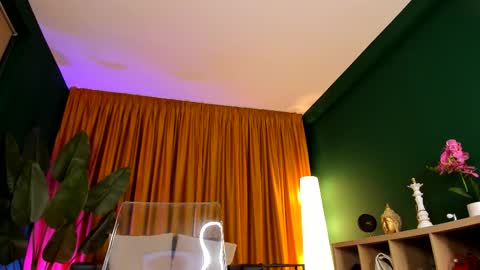 torri kitten online show from 11/29/25, 05:21