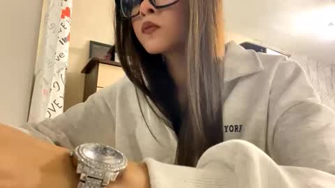 Julia online show from 12/04/25, 11:08