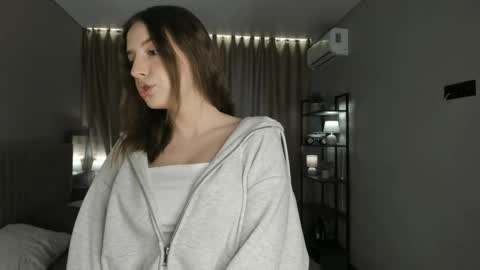 Snapshot of toshacress chatting on 02/10/26, 05:00 Kate online show from 02/10/26, 05:00