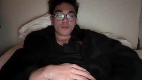 Snapshot of toshikaro0 chatting on 12/27/24, 08:56 Karo online show from 12/27/24, 08:56