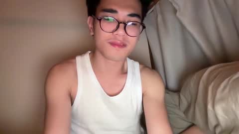 Snapshot of toshikaro0 chatting on 12/30/24, 03:57 Karo online show from 12/30/24, 03:57